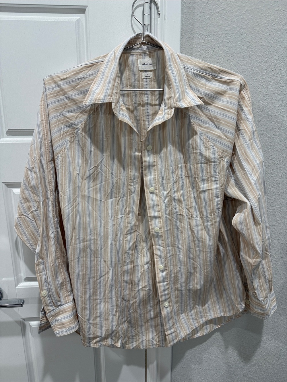 Women’s Wilfred Free Aritzia oversized button down shirt